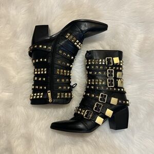 Nelly Bernal Animal Black Booties with Gold Ornaments 42